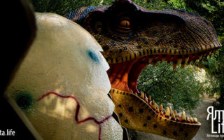 Выставка «динозавры в крыму» в 2017 г. в никитском ботаническом саду ялты