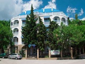 Отели и гостиницы у моря в Алупке (Крым): цены, отзывы, описание