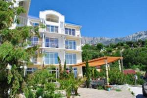 Отели и гостиницы у моря в Алупке (Крым): цены, отзывы, описание