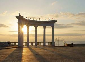 Набережная Алушты (Крым): фото, отели, пляжи, достопримечательности