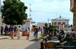 Черноморская набережная в Феодосии (Крым): фото, отдых, описание