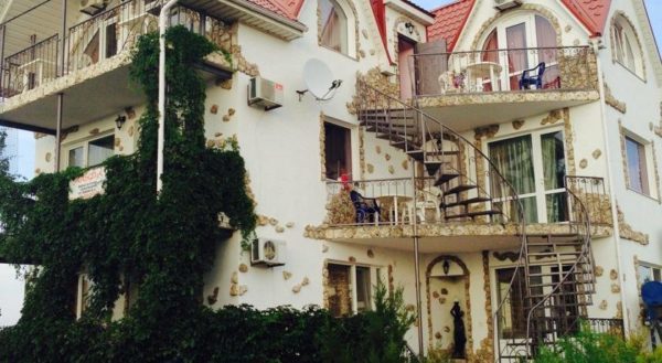 Отели возле моря в Оленевке (Крым): лучшие гостиницы на берегу в поселке