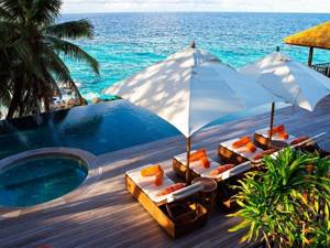 Отели Фороса с собственным пляжем у моря: лучшие гостиницы