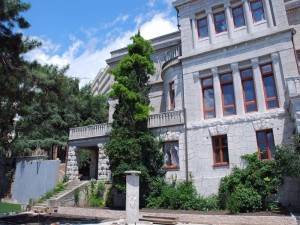 Имение-дворец Мурад-Авур в Крыму, Гаспра: фото, парк, адрес, история