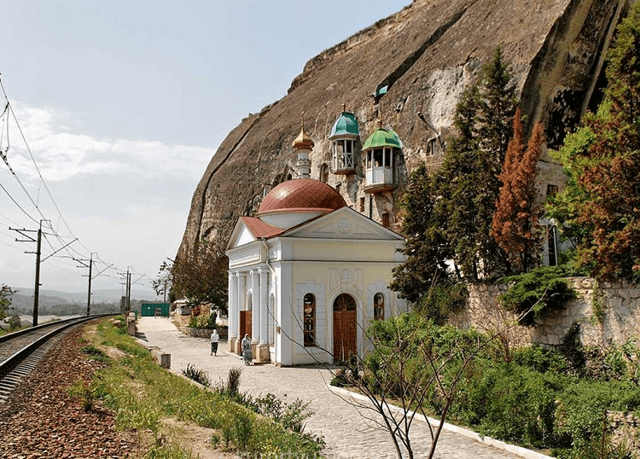 Инкерманский пещерный монастырь в Крыму: как добраться, адрес, описание