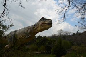 Выставка «Динозавры в Крыму» в 2017 г. в Никитском ботаническом саду Ялты
