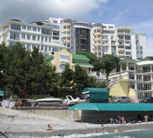 Отели Крыма с питанием и пляжем: лучшие на берегу моря, недорогие