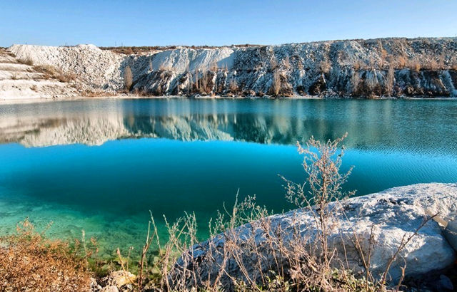Бирюзовое озеро в Крыму: как добраться, фото, отзывы, отдых, описание