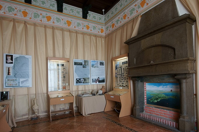 Замок Ласточкино гнездо в Крыму: где находится, фото внутри, как добраться, история, описание и легенды