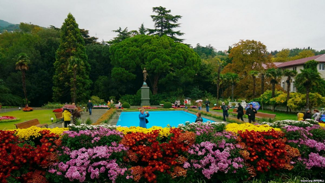 Бал Хризантем 2020 в Никитском ботаническом саду (Крым)