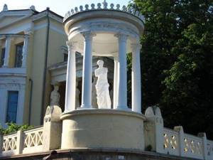 Дача Милос в Феодосии, Крым: фото, адрес, история, обзор