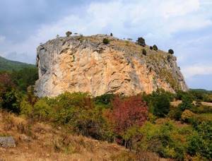 Скала Красный камень (гора Кызыл-Таш) в Крыму: фото, как добраться, описание
