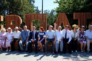 Арт-объект «Скамейка» в Евпатории: открытие в 2017 году