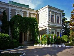 Кузнецовский дворец в Форосе (Крым): фото, как добраться, описание